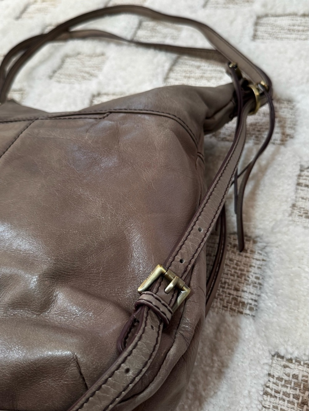 HOBO Taupe Genuine Leather Crossbody Hobo Bag Adjustable Strap Boho Purse - Picture 2 of 10